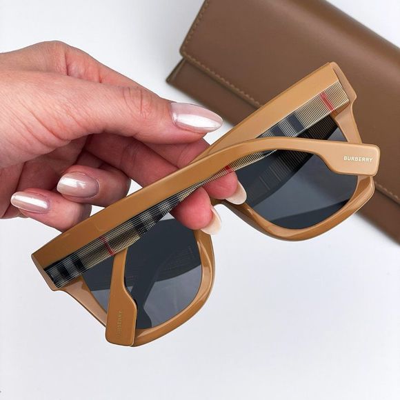 Burberry BE4364 KITTY 404287 BRAND NEW Sunglasses Beige Grey Gradient Unisex - Picture 5 of 11